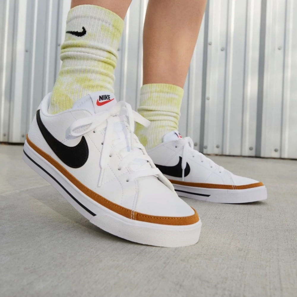 Nike~Women’s Court Legacy Next Nature Shoe in Size 9.